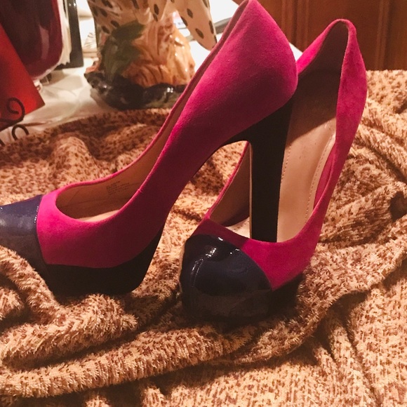 Vince Camuto stack Color block high heels - Picture 2 of 8